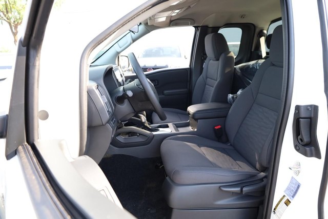Nissan Frontier Vehicle Image 08