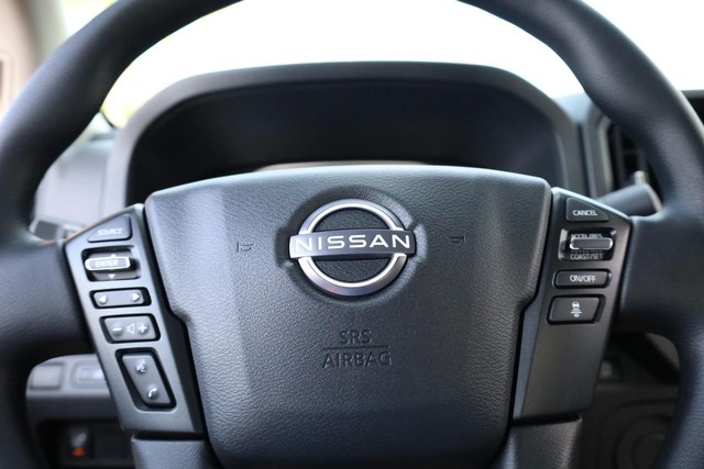 Nissan Frontier Vehicle Image 09