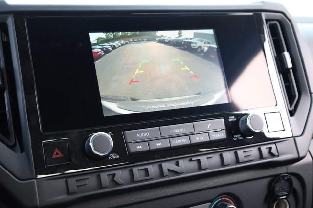 Nissan Frontier Vehicle Image 12