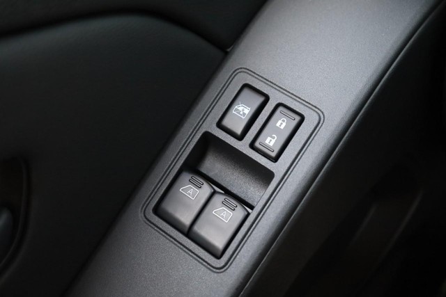 Nissan Frontier Vehicle Image 18
