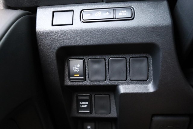 Nissan Frontier Vehicle Image 19