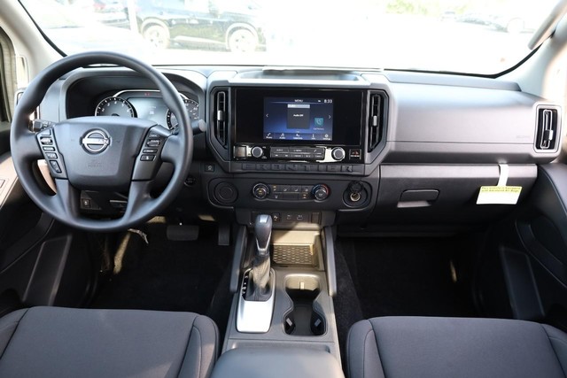 Nissan Frontier Vehicle Image 22