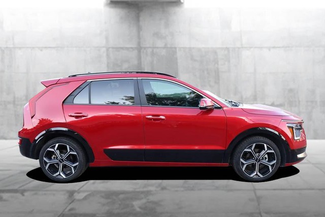 Kia Niro Vehicle Image 05