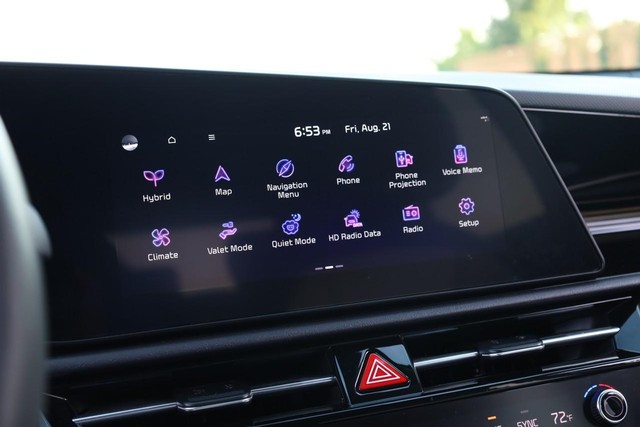 Kia Niro Vehicle Image 12