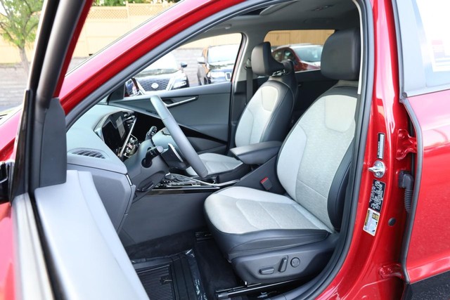 Kia Niro Vehicle Image 30