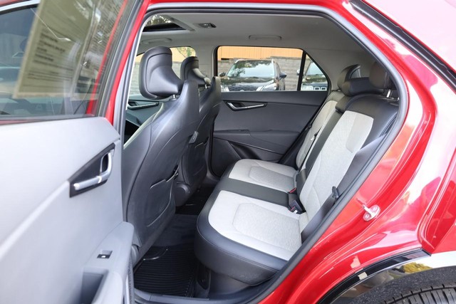 Kia Niro Vehicle Image 45