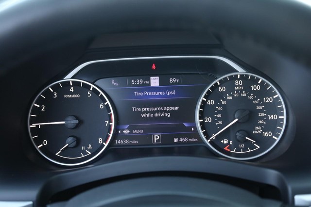 Nissan Murano Vehicle Image 12