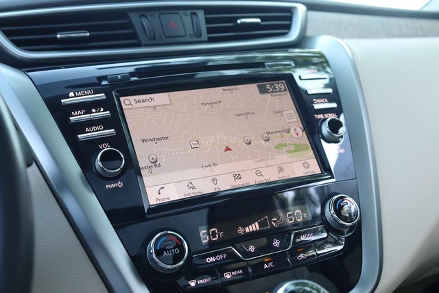 Nissan Murano Vehicle Image 14