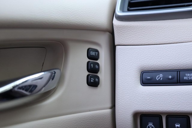 Nissan Murano Vehicle Image 21