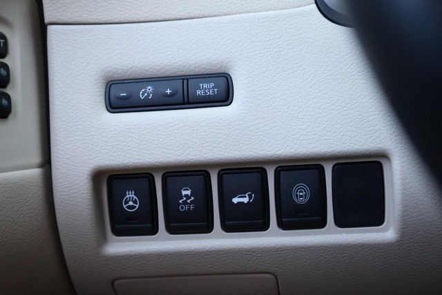 Nissan Murano Vehicle Image 22