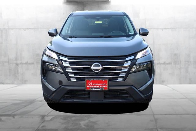 Nissan Rogue Vehicle Image 04