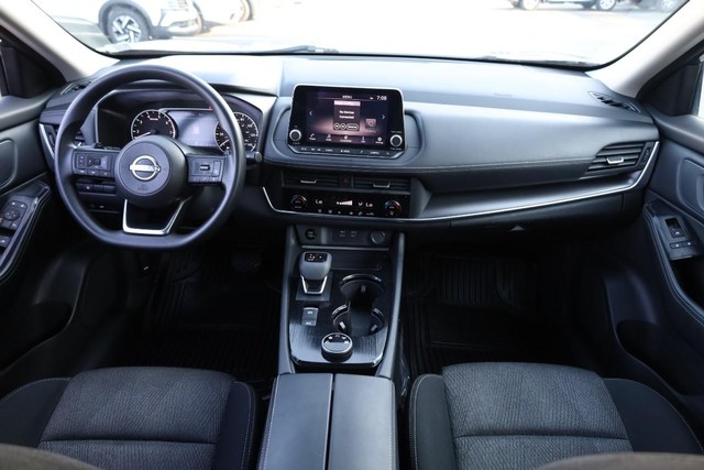 Nissan Rogue Vehicle Image 21