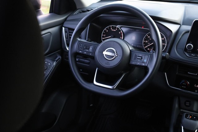 Nissan Rogue Vehicle Image 22