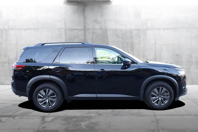 Nissan Pathfinder Vehicle Image 05