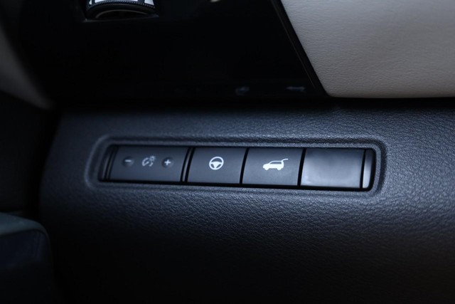 Nissan Pathfinder Vehicle Image 21