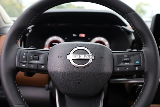 Nissan Pathfinder Vehicle Image 13