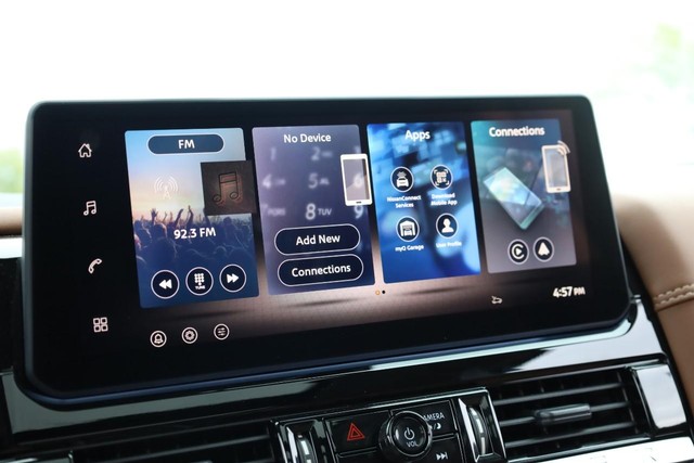 Nissan Pathfinder Vehicle Image 15