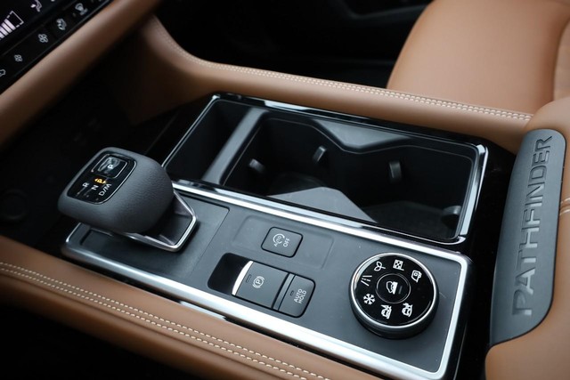 Nissan Pathfinder Vehicle Image 20