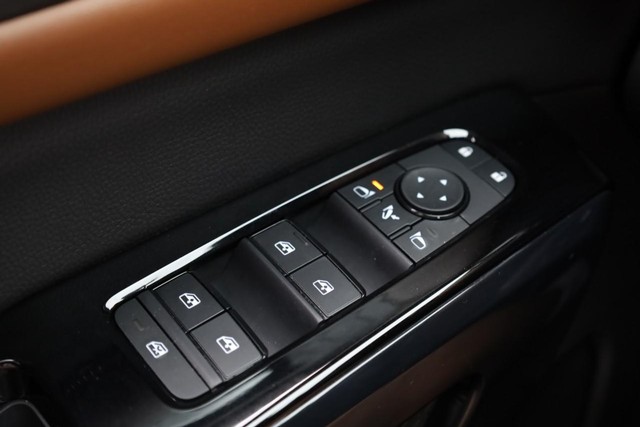 Nissan Pathfinder Vehicle Image 22