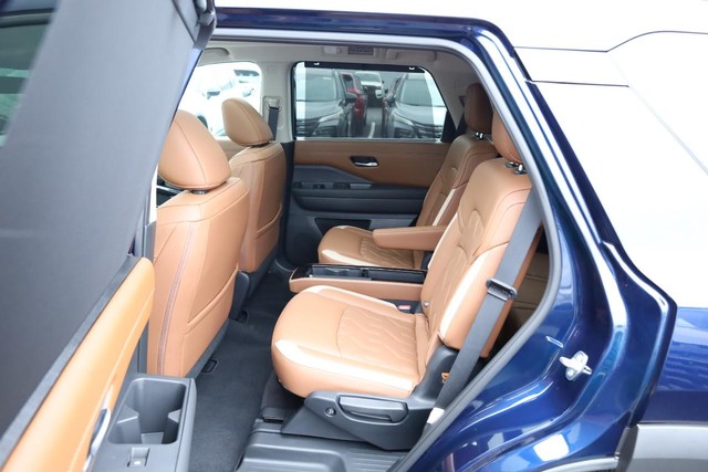 Nissan Pathfinder Vehicle Image 26