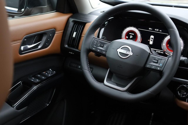 Nissan Pathfinder Vehicle Image 30