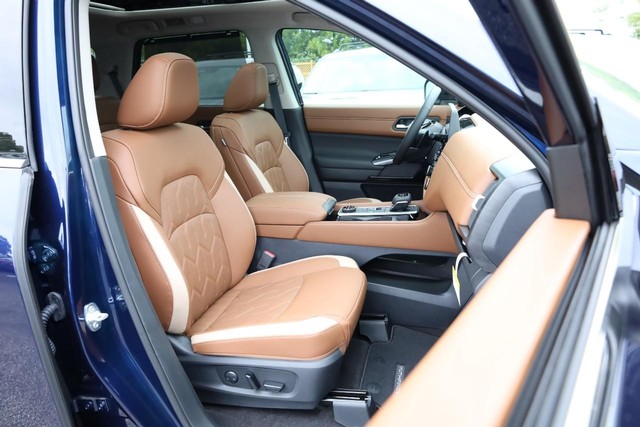 Nissan Pathfinder Vehicle Image 32
