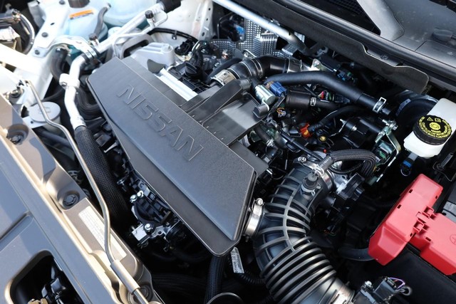 Nissan Rogue Vehicle Full-screen Gallery Image 26