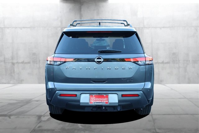 Nissan Altima Vehicle Full-screen Gallery Image 6