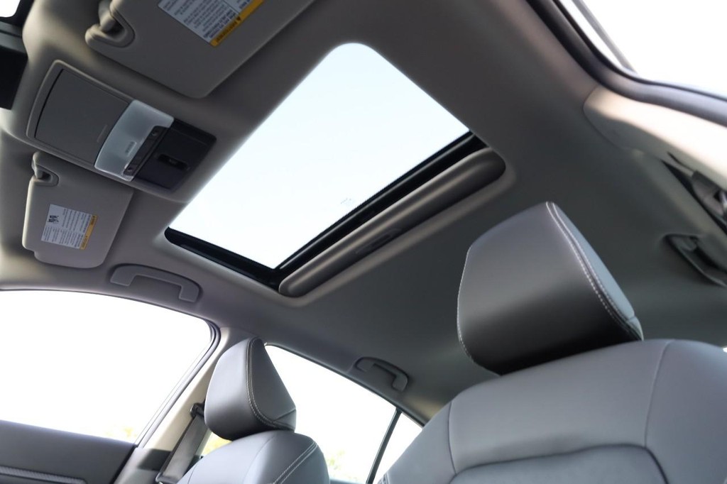 Nissan Altima Vehicle Image 09