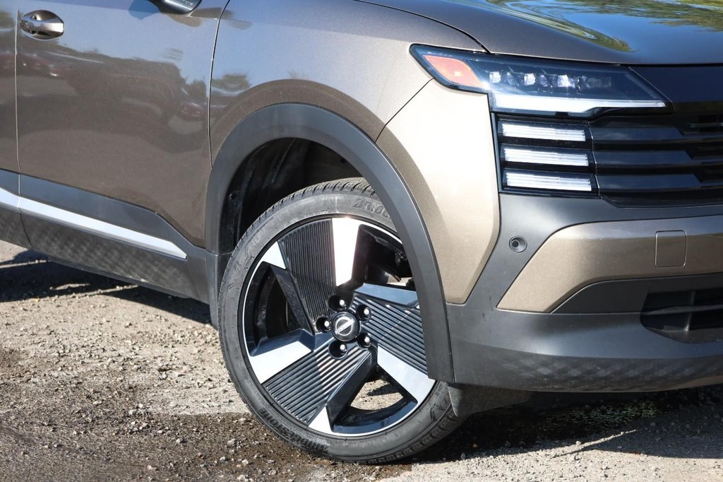 Nissan Kicks Vehicle Image 03