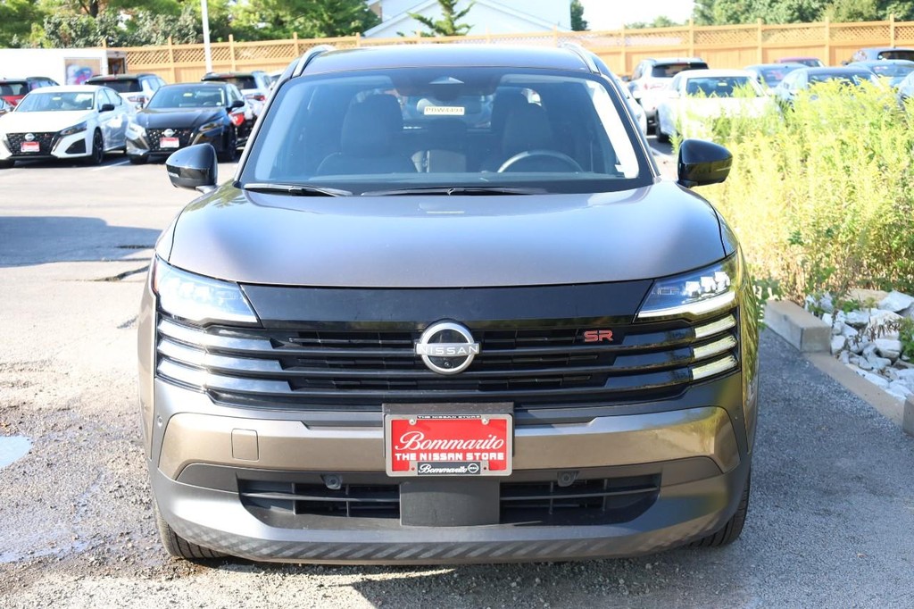 Nissan Kicks Vehicle Image 04