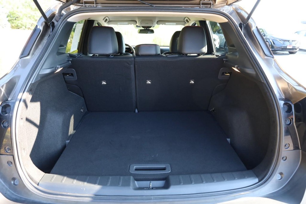 Nissan Kicks Vehicle Image 07