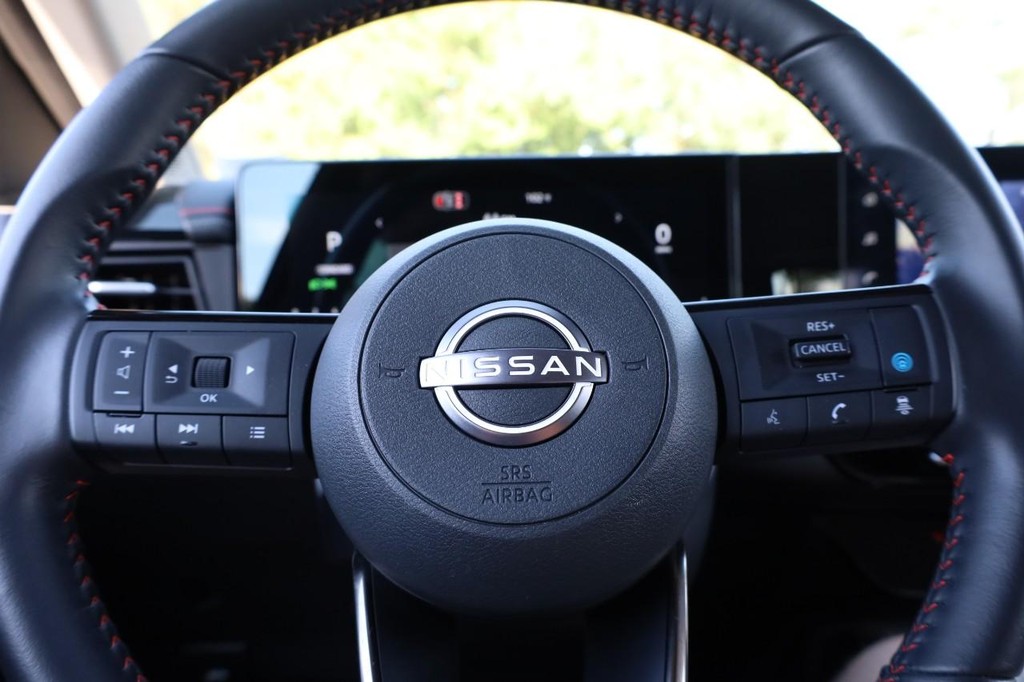 Nissan Kicks Vehicle Image 09