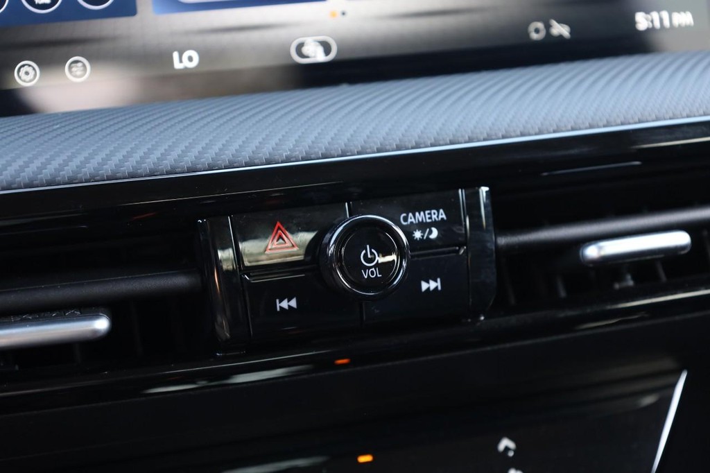 Nissan Kicks Vehicle Image 13