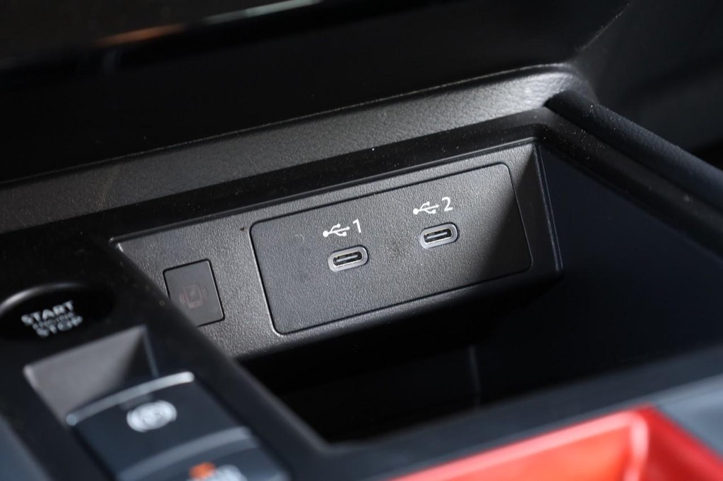 Nissan Kicks Vehicle Image 15