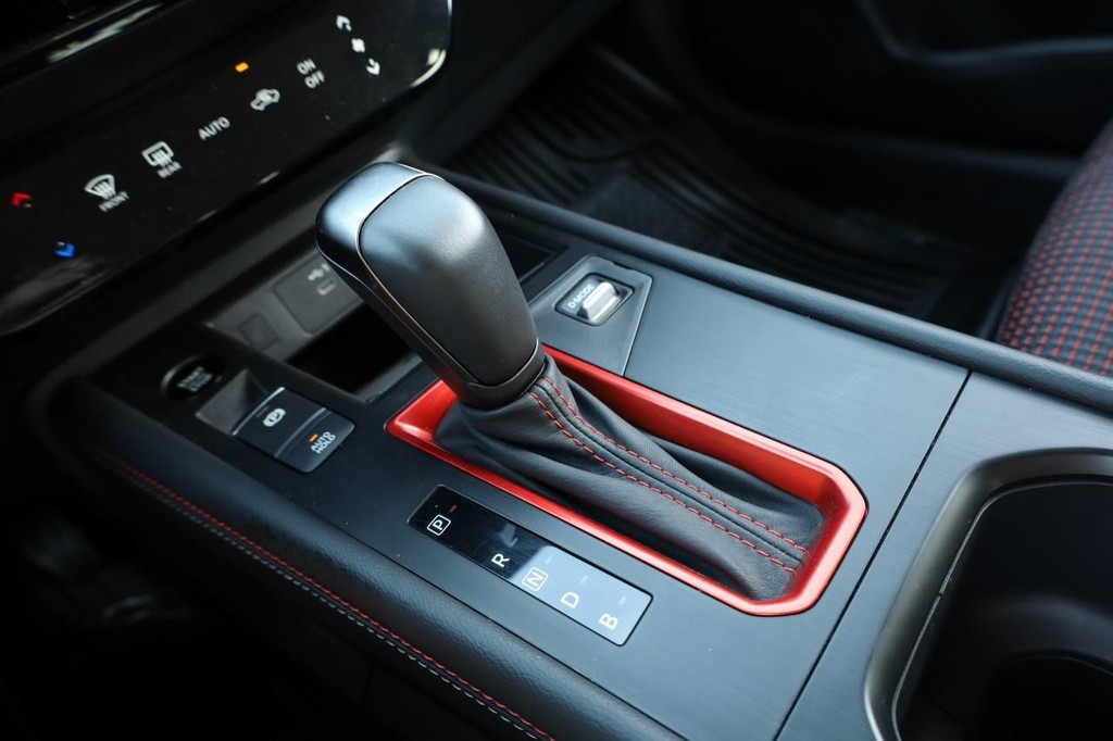 Nissan Kicks Vehicle Image 16