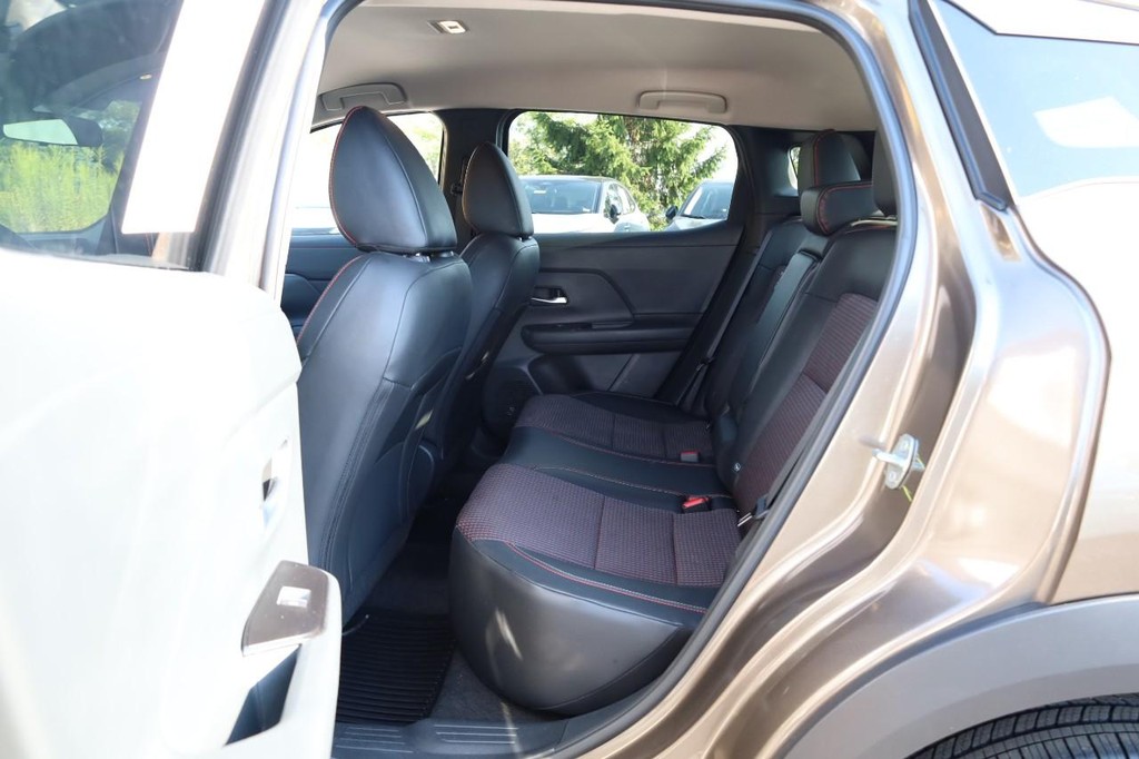 Nissan Kicks Vehicle Image 20