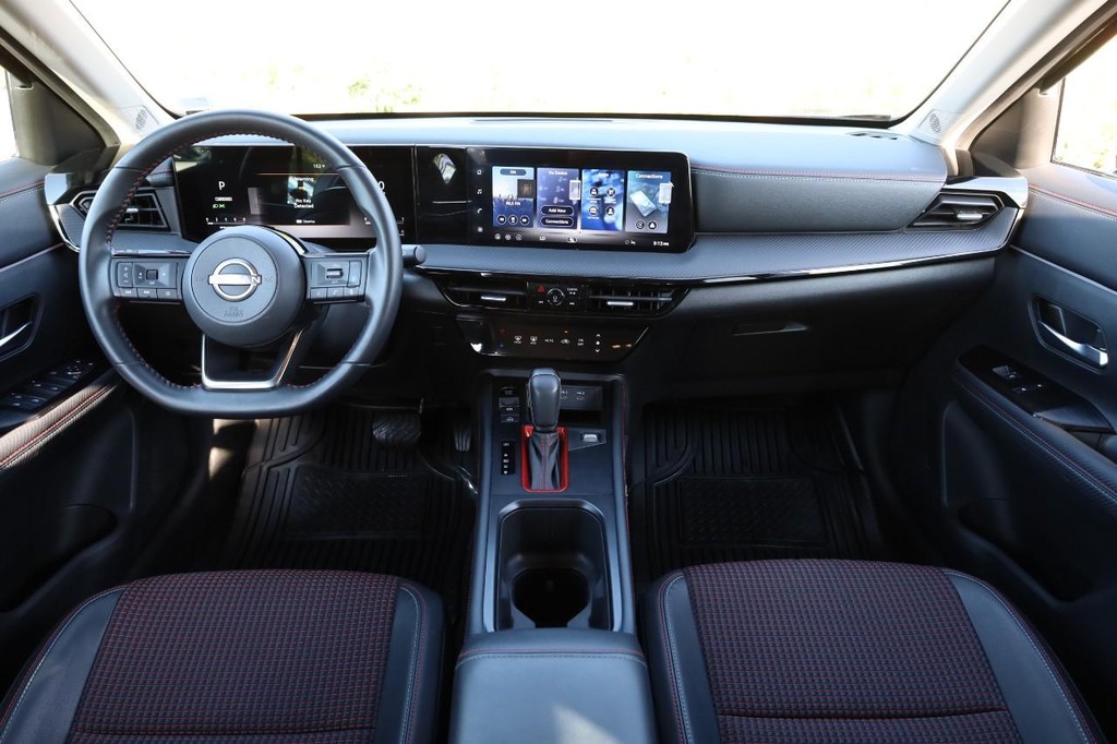 Nissan Kicks Vehicle Image 22