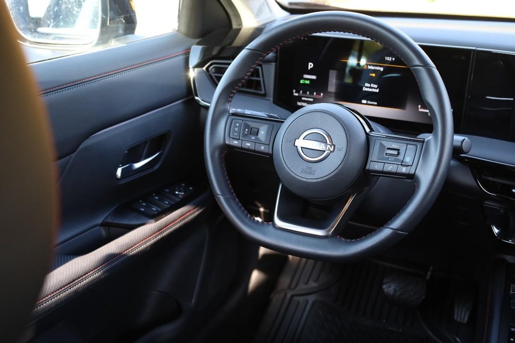 Nissan Kicks Vehicle Image 23