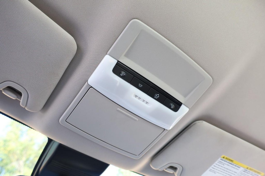 Nissan Altima Vehicle Image 16