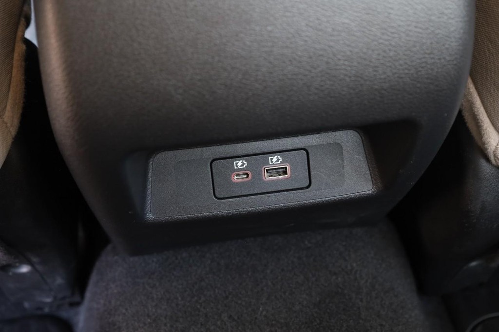 Nissan Altima Vehicle Image 20