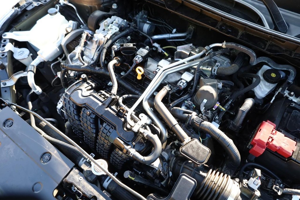 Nissan Altima Vehicle Image 24