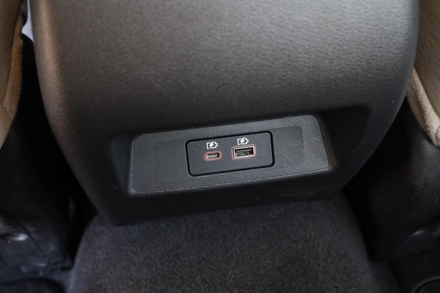 Nissan Altima Vehicle Image 20