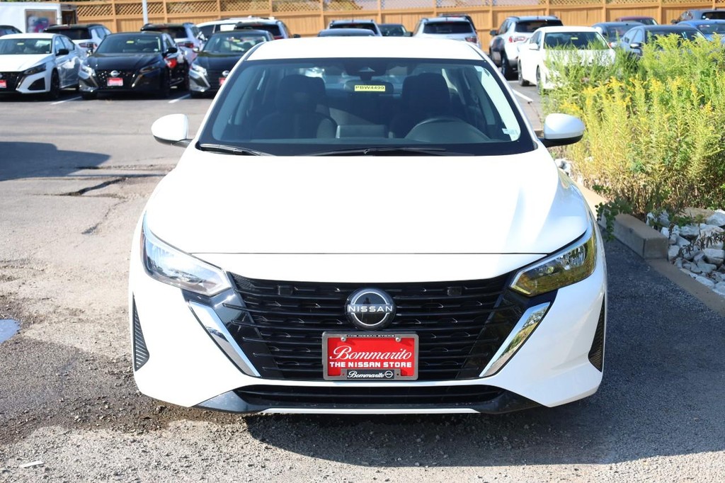 Nissan Sentra Vehicle Image 04