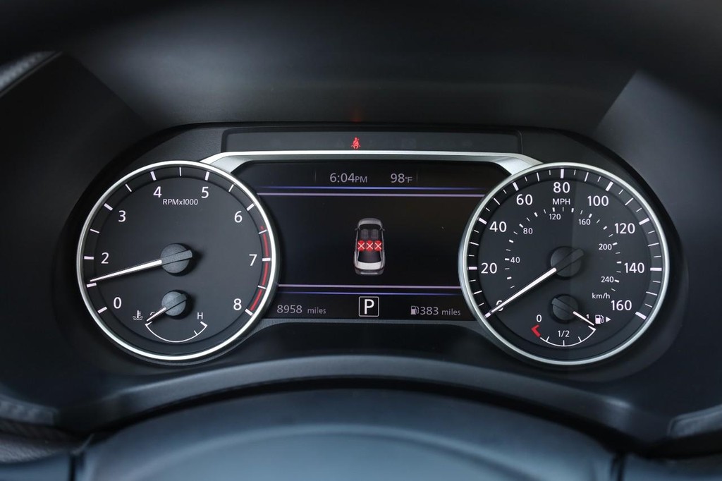 Nissan Sentra Vehicle Image 10