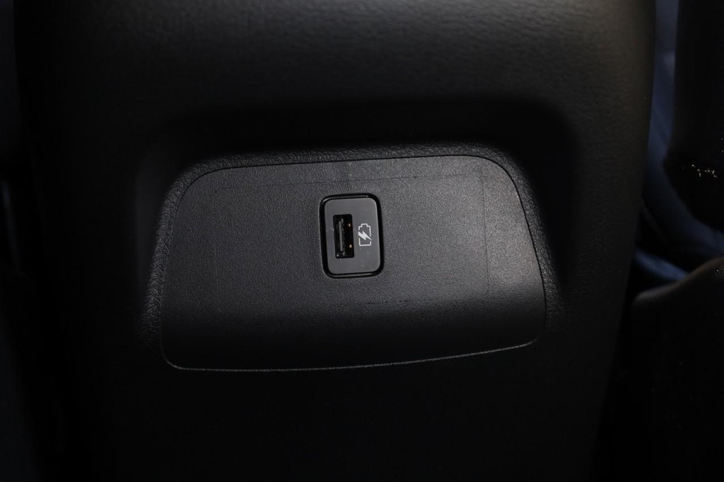 Nissan Sentra Vehicle Image 21