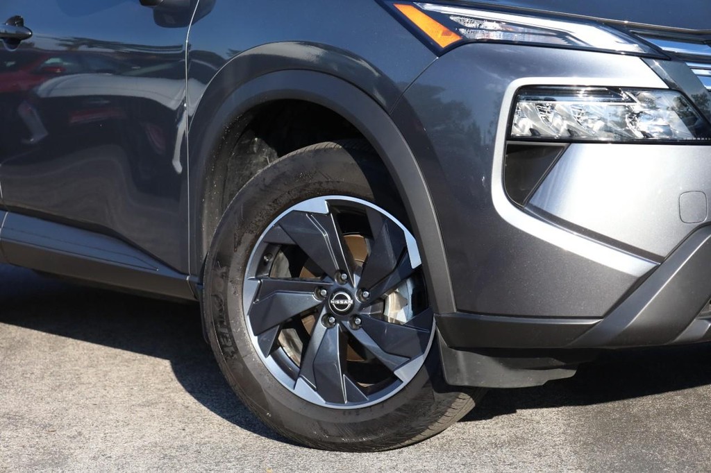 Nissan Rogue Vehicle Image 03