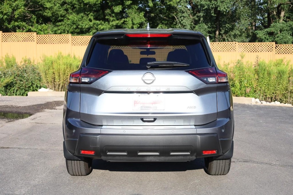 Nissan Rogue Vehicle Image 06