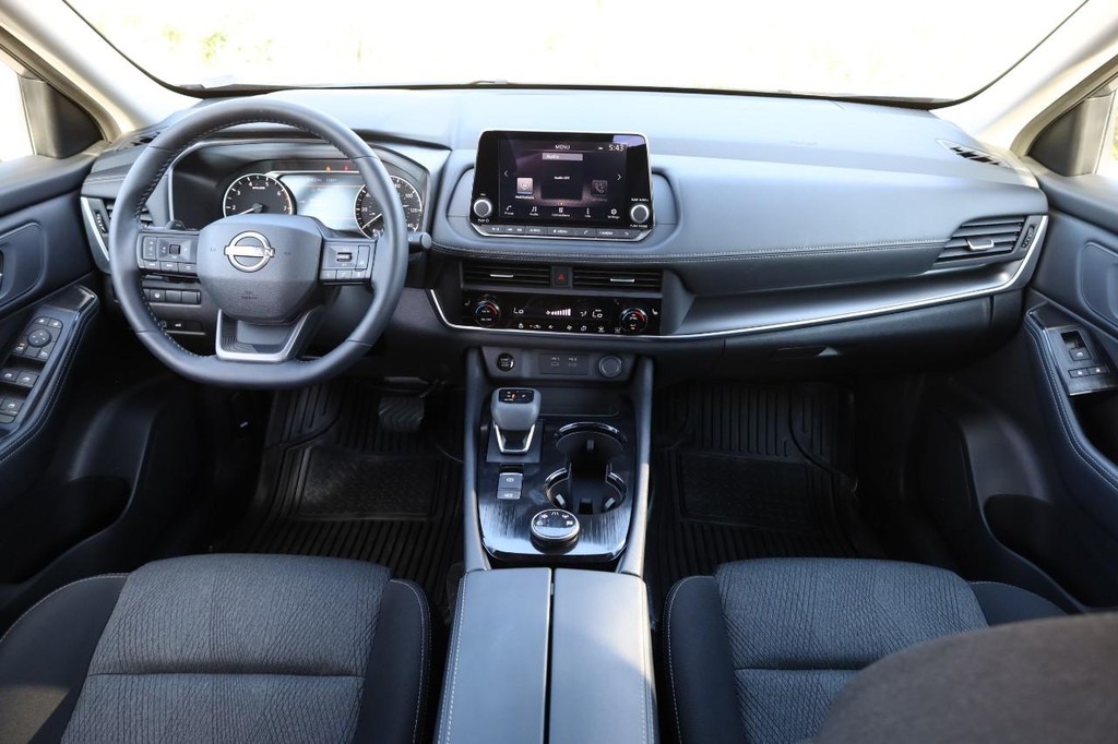 Nissan Rogue Vehicle Image 22