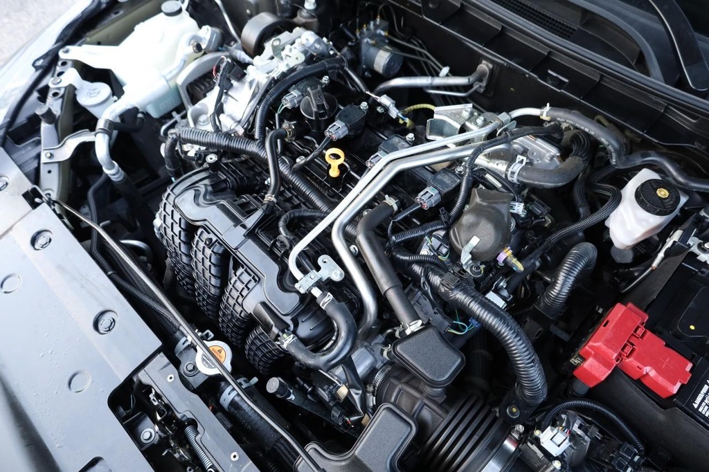 Nissan Altima Vehicle Full-screen Gallery Image 27